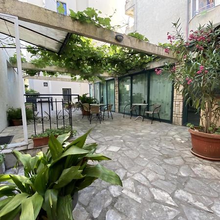 Guesthouse Tri Palme Bečići Kültér fotó