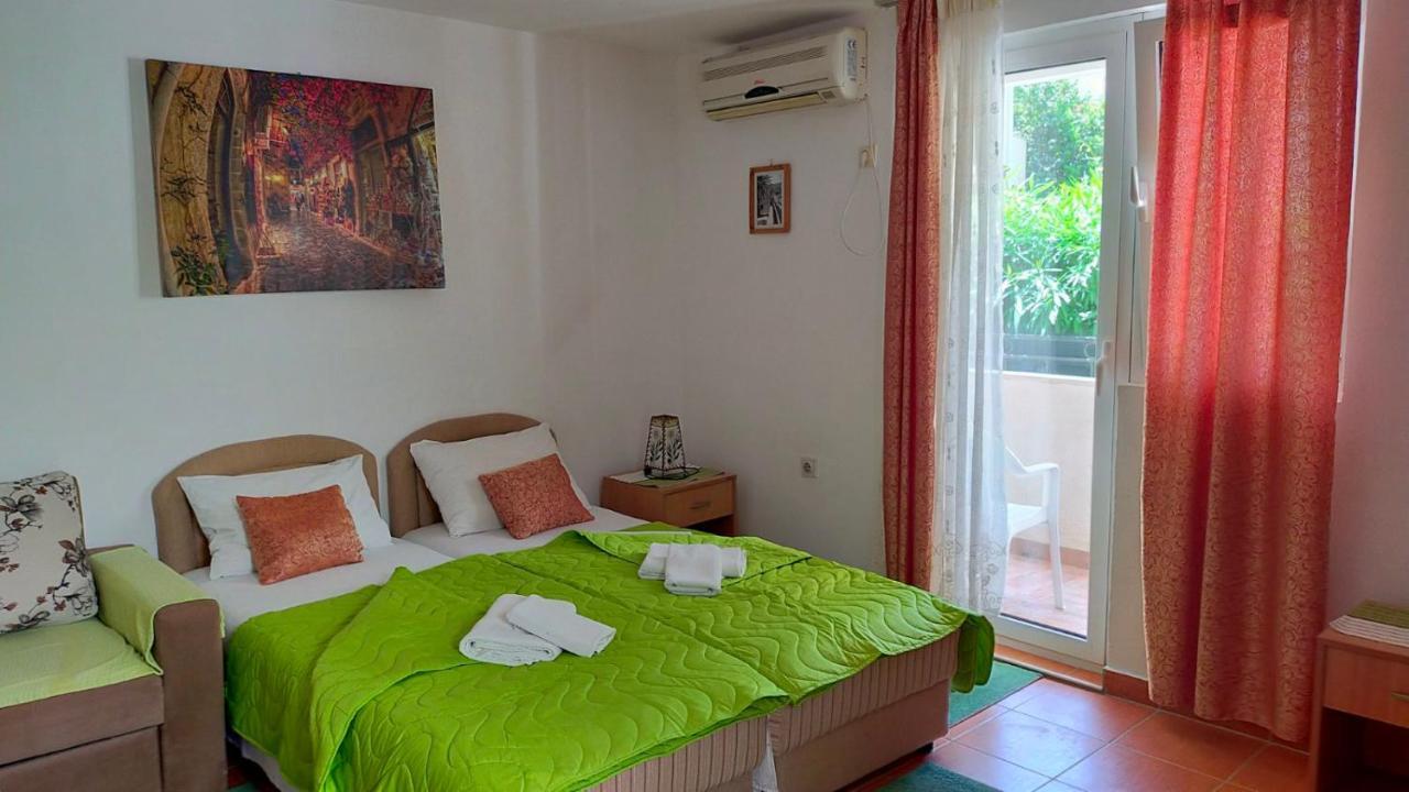 Guesthouse Tri Palme Bečići Kültér fotó