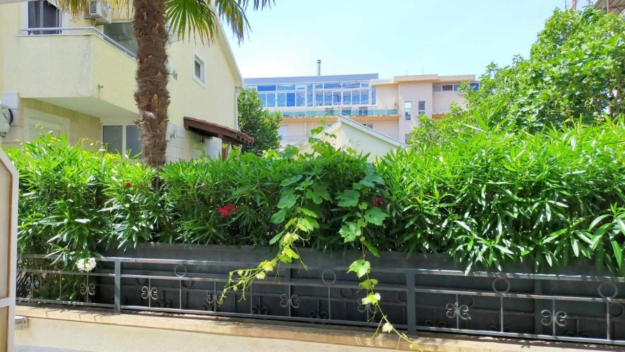 Guesthouse Tri Palme Bečići Kültér fotó