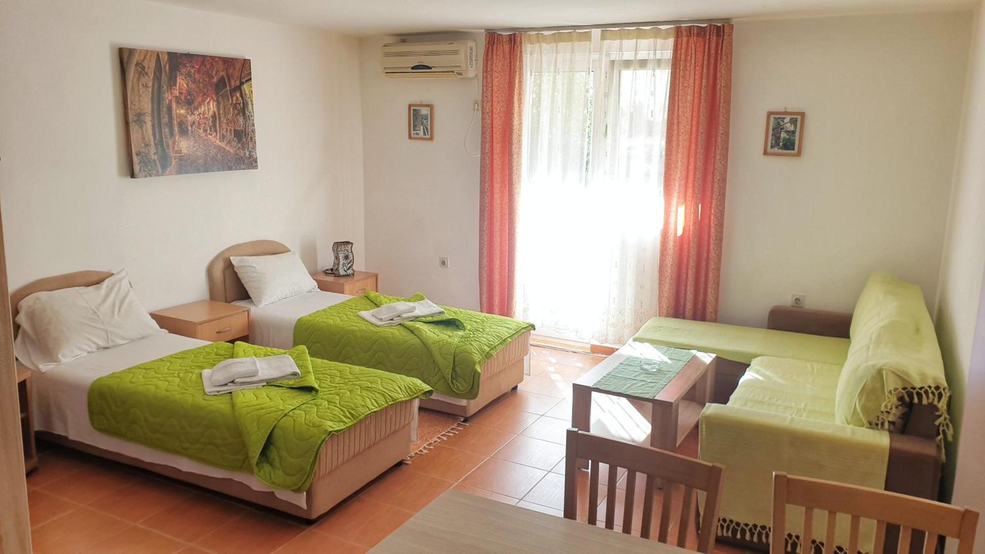 Guesthouse Tri Palme Bečići Kültér fotó