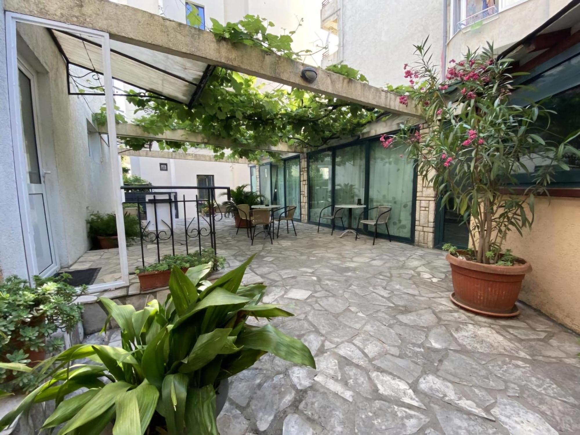 Guesthouse Tri Palme Bečići Kültér fotó